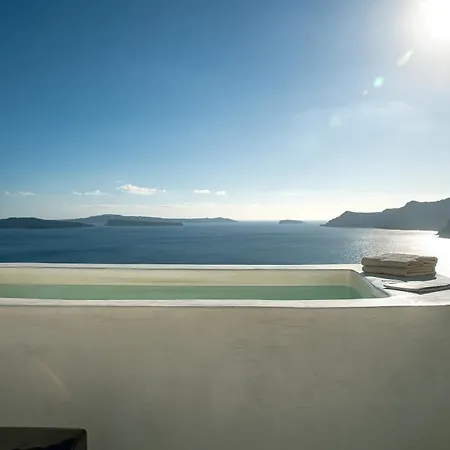 Big Blue By Caldera Villa Oia (Santorini)